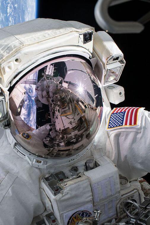 foto de Astronautas da Nasa concluem caminhada espacial de 7 horas