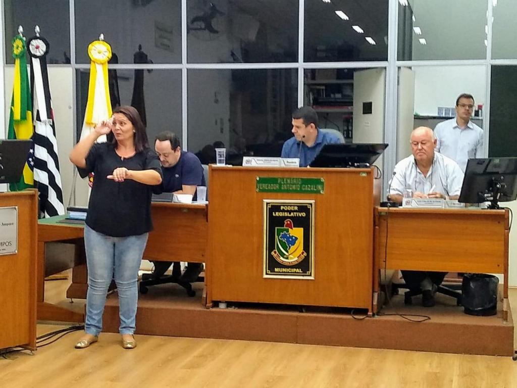 foto de Câmara Municipal teve primeira sessão interpretada em Libras