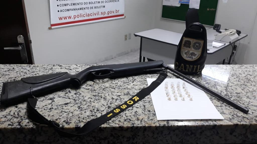foto de Drogas e arma foram localizadas no Bairro dos Pedrosos