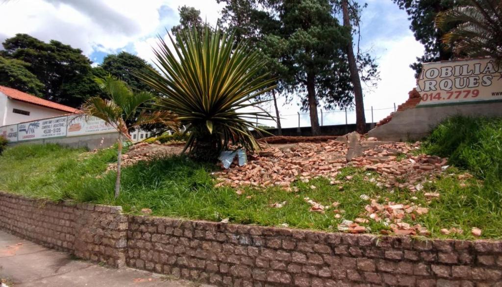 foto de Buenópolis de Morungaba faz campanha para reconstruir muro após queda