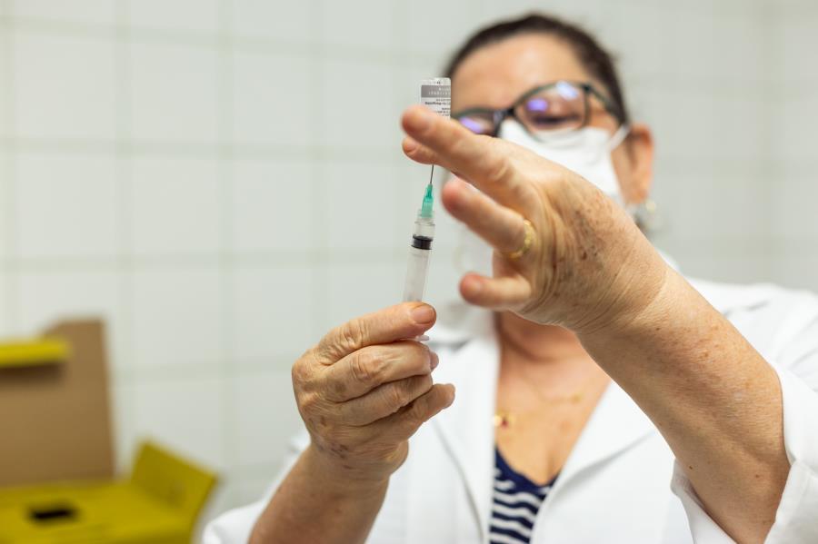 foto de Pessoas com 63 anos começam a ser vacinadas na quinta-feira em Amparo