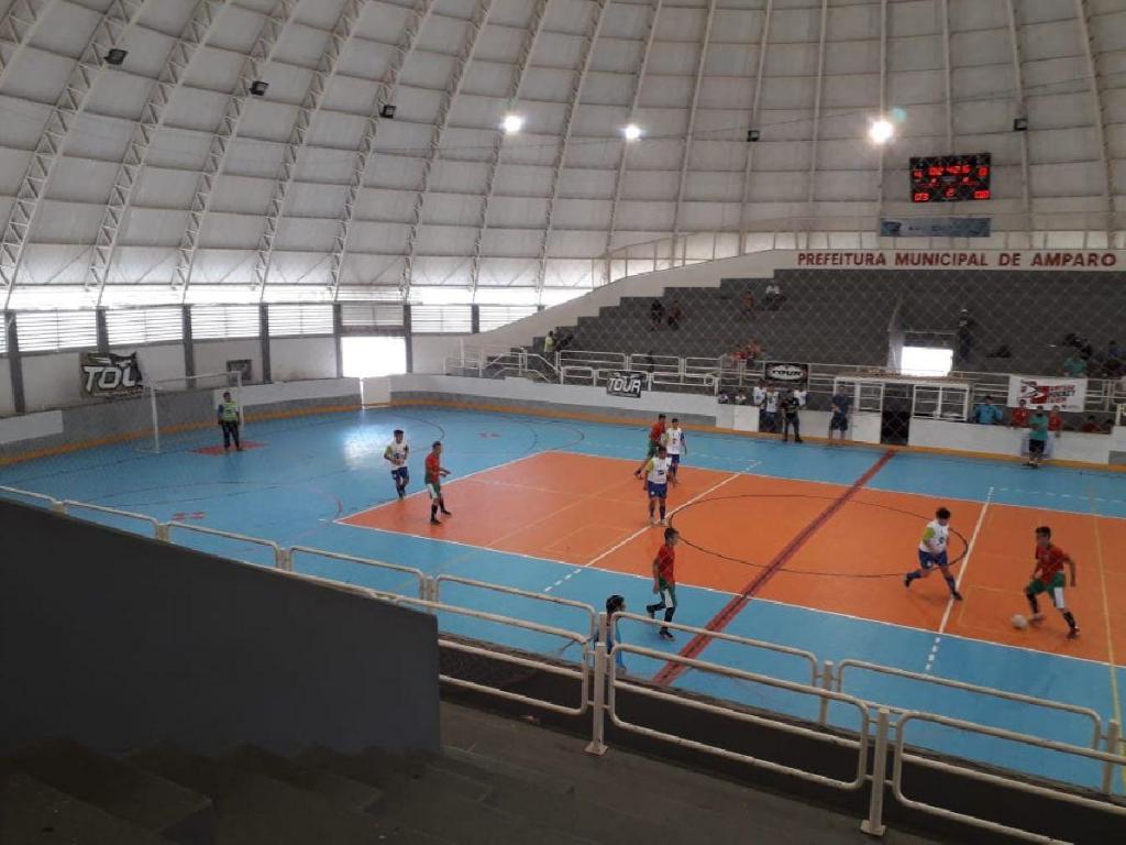 foto de Prefeitura de Amparo promove aulas de vôlei da melhor idade para homens e mulheres