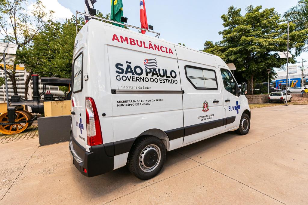 foto de Prefeitura de Amparo recebe ambulância do Governo do Estado