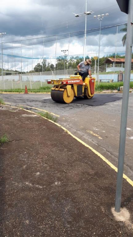 foto de Prefeitura de Amparo anuncia licitação para serviço do tapa buraco