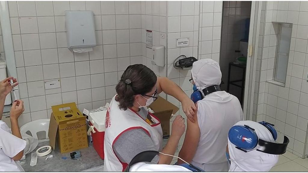 foto de Ação vacina 151 trabalhadores de empresa de Amparo