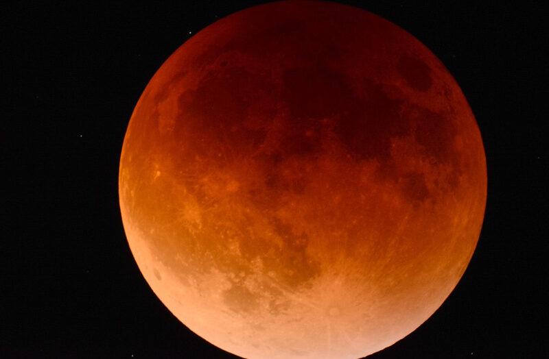 foto de Polo Astronômico contará com sessão especial para observar eclipse total da Lua