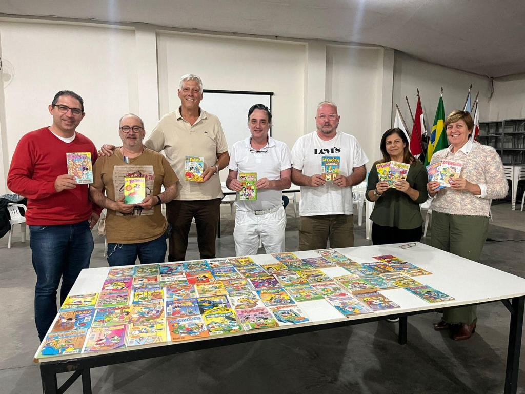 foto de Escola Luiz Leite recebe doação de gibis do Rotary Club