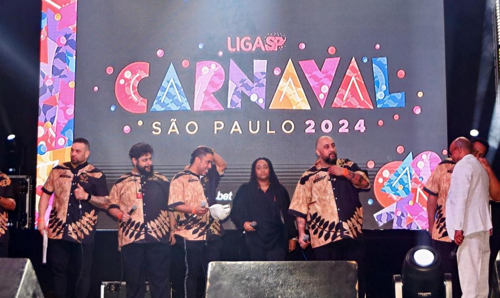 foto de Designer de Amparo vence o 1º concurso da Liga das Escolas de Samba de São Paulo para a logomarca do Carnaval 2024