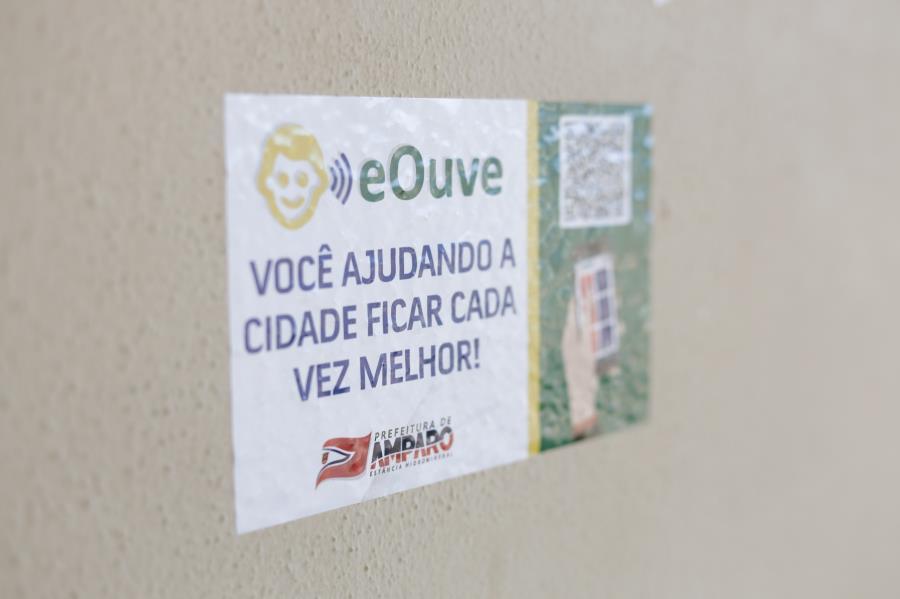 foto de Prefeitura distribui adesivos do e-Ouve para motivar população a procurar Ouvidoria