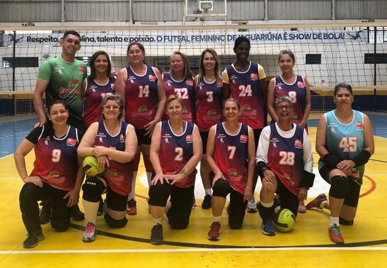 foto de Voleibol 45+ fica em segunda em Jaguariúna