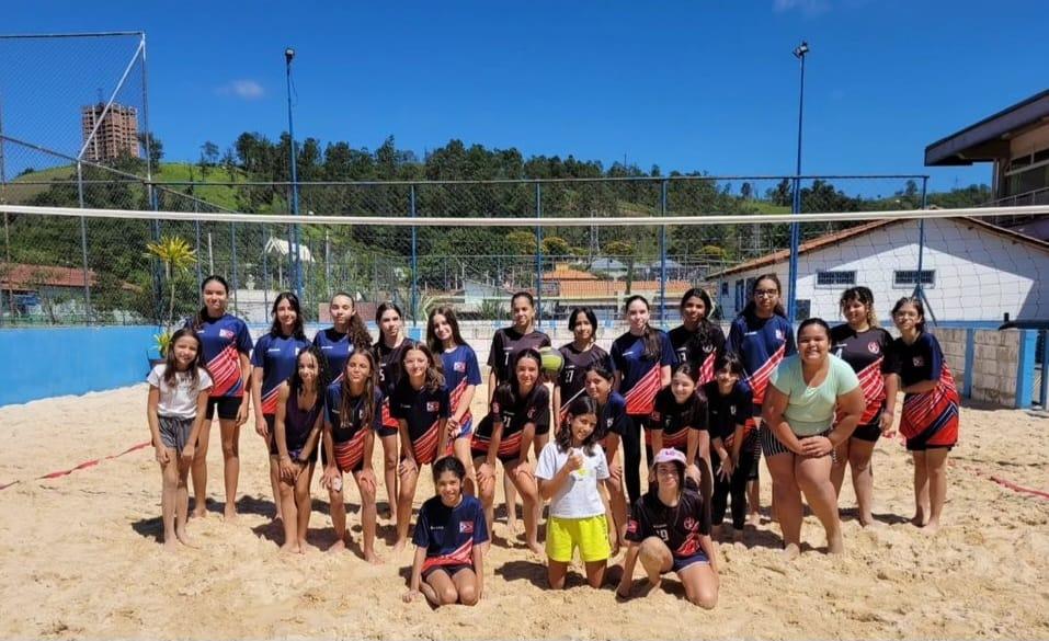 foto de Voleibol tem mais de 120 alunas pela Prefeitura de Amparo