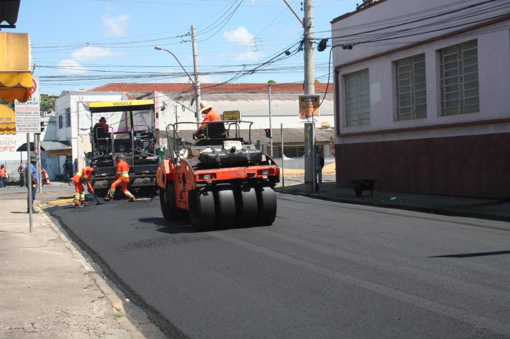 foto de Prefeitura de Amparo anuncia gasto de R$ 9,7 milhões para recapear 51 localidades