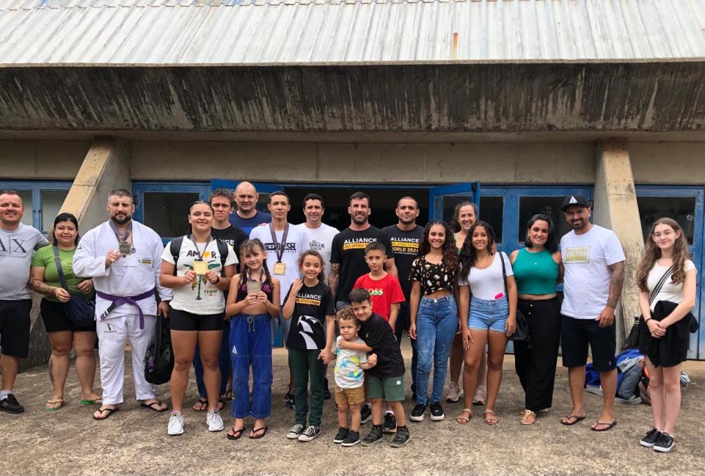 Equipe Alliance Amparo Jíu-Jitsu participa de Campeonato